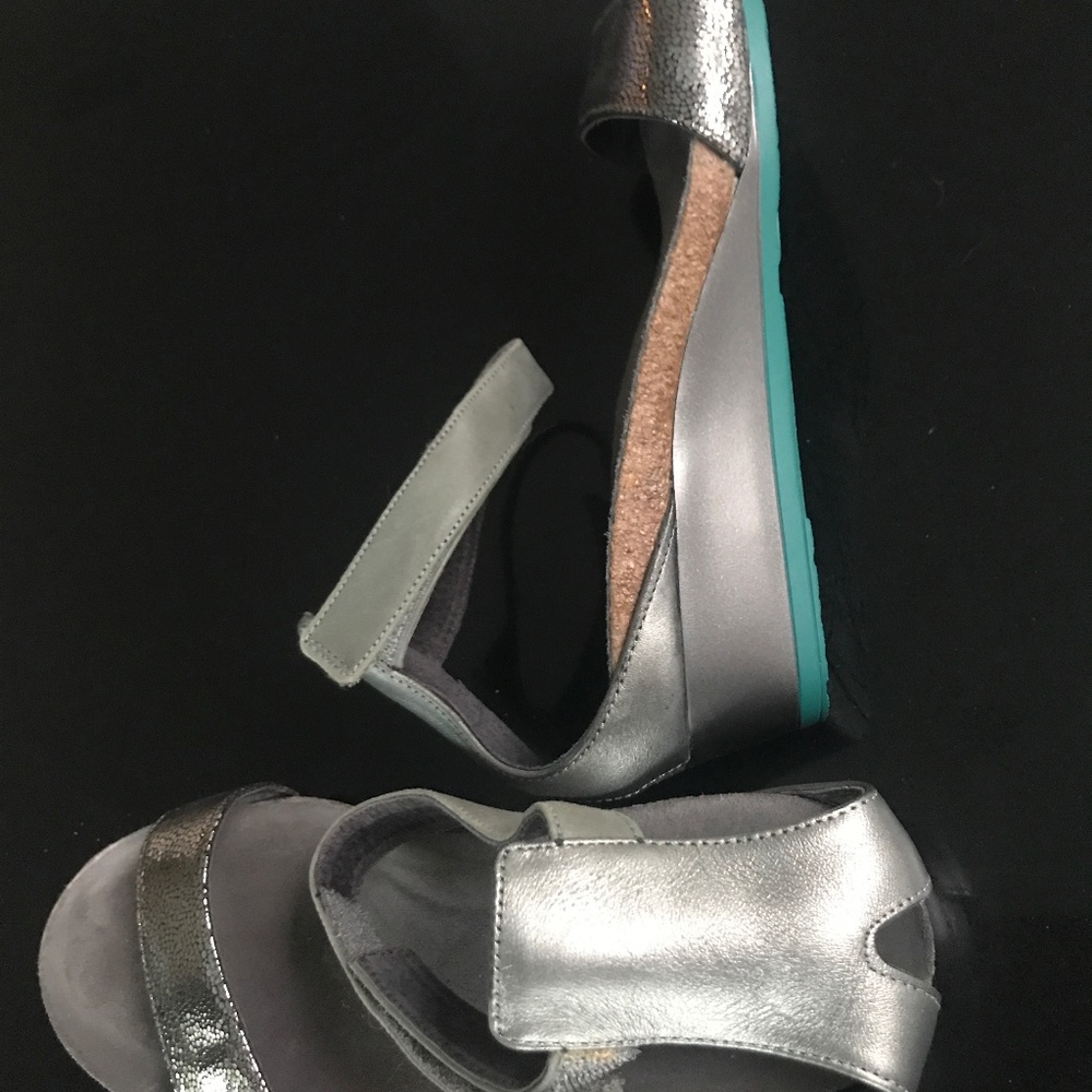 Naot sandals- new!